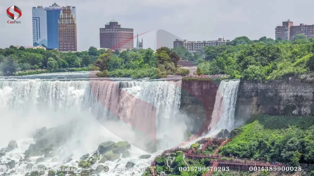 ۱. آبشار نیاگارا، مشهورترین جاذبه طبیعی کانادا
